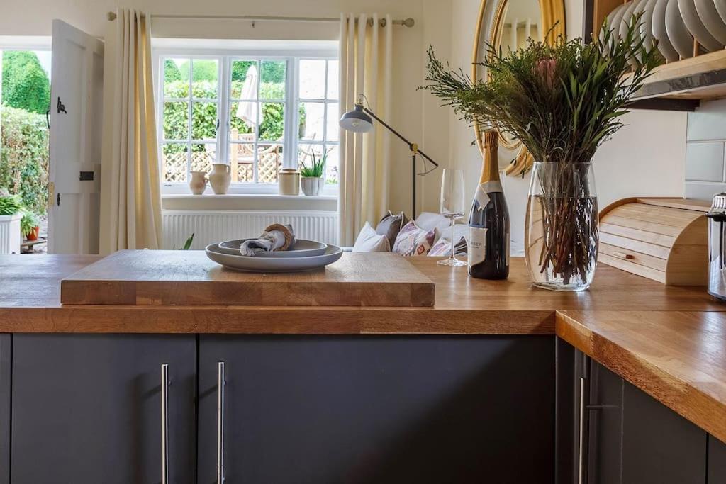 Stylish Painswick Getaway Villa Eksteriør billede